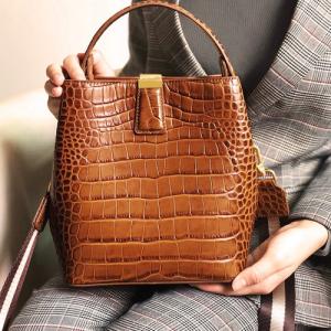 China Brown Crocodile Embossed Leather Handbags One Shoulder Retro Bucket Bag factory
