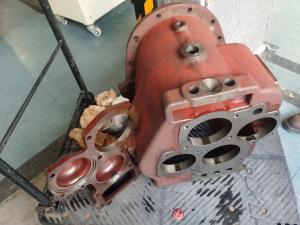 China Tractor Parts For Dongfanghong Tractor 1204 4WD Transmission Shaft Cage Front Cover factory