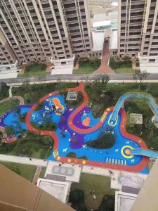 China Coloful UV Resistant Rubber Flooring Outddor For Community / Housing Estate / Park factory