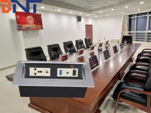 China 7mm Panel Thickness Oval Corner Desk Pop Up Media Socket In Stock factory