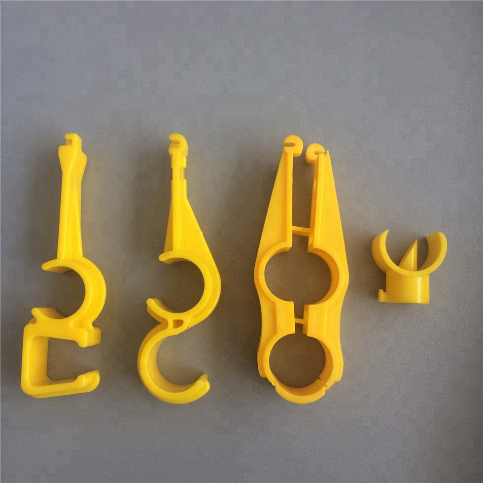 Broiler Nipple Drinker Plastic Pipe Hooks Yellow PVC Pipe Hook
