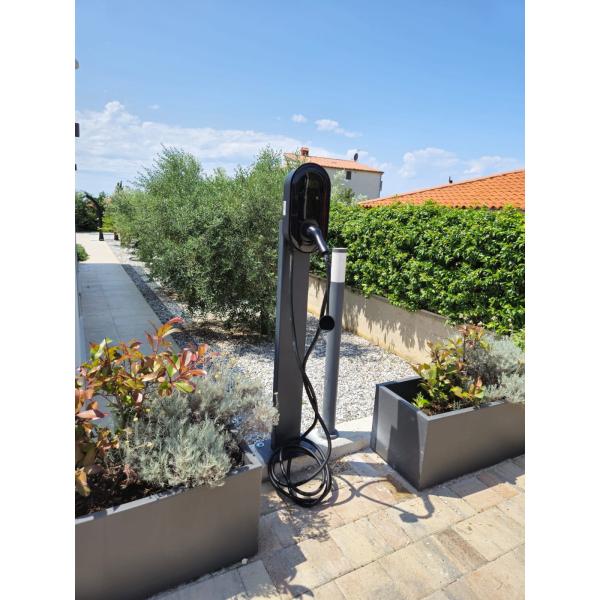 EVSE Manufacture AC Smart Charging Point For Electric Vehicles 7kw 11kw 22kw Solar Charging Wallbox Station With OCPP/DLB For Business And Home Use