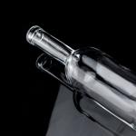 Exquisite Design Vodka Liquor Glass Bottle 750ml Clear Glass Bottle with Screw