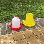 Round Farm Poultry Bucket Feeder Capacity 6 Liters