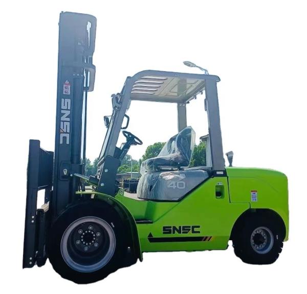 1150mm Fork Length 4 Ton 4-Wheel Telehandler Forklifts for Off Road and Rough