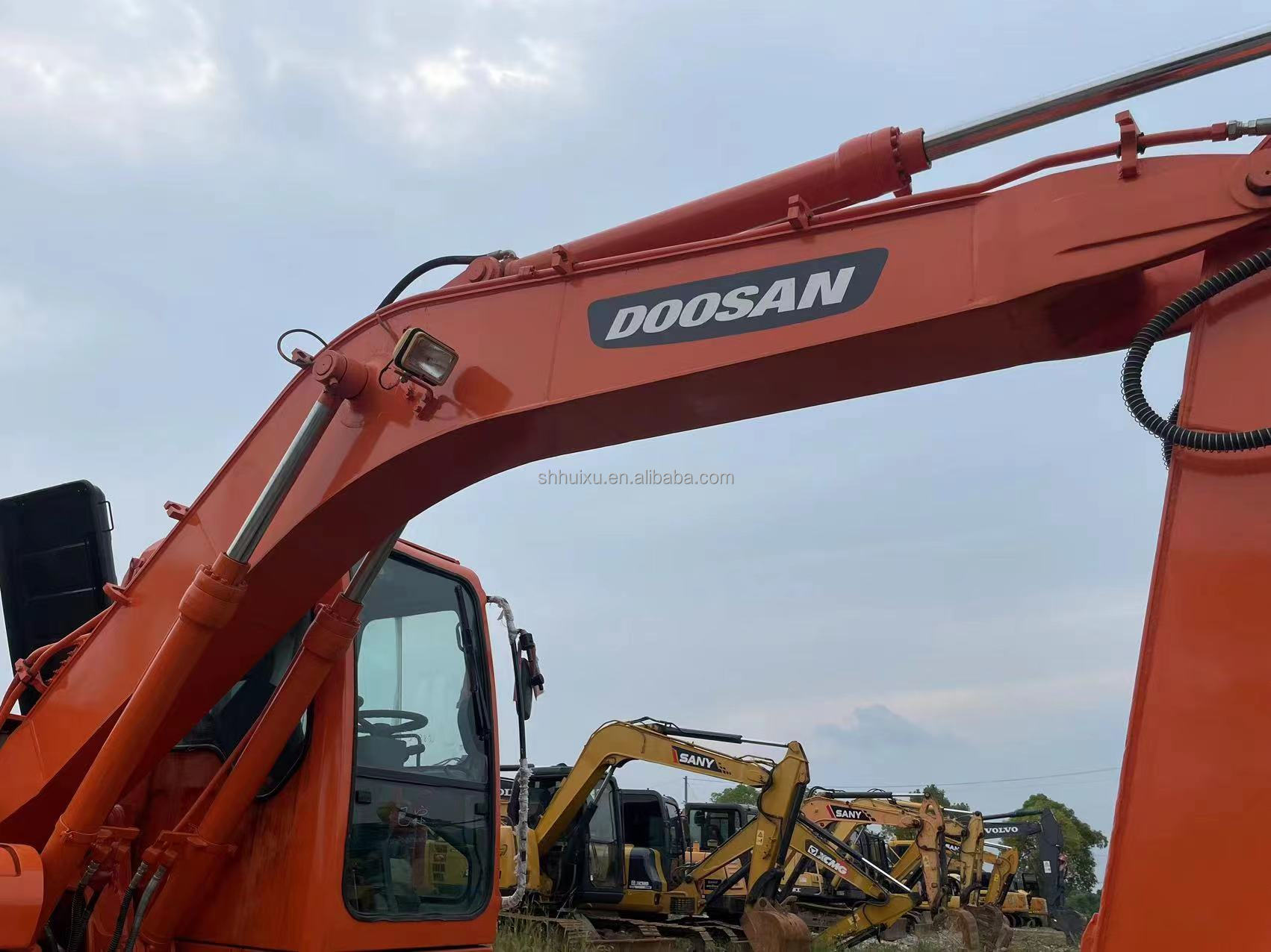 China wheeled excavator Doosan 150 second hand excavator heavy machine large excavator