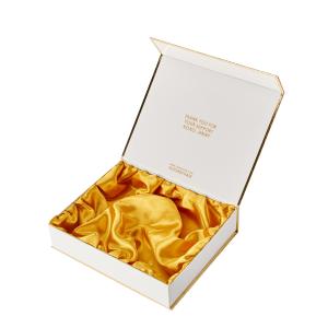 China Satin Lined Premium Magnetic Closure Rigid Boxes With Magnetic Lid factory