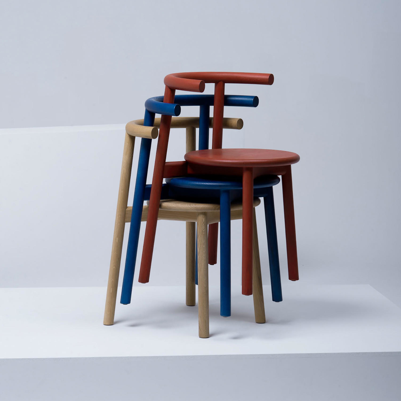 Home Furniture Nordic Living Room Solid Wood Dining Chair with Backrest and Nitrolacquer Finish