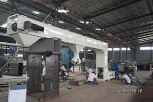 China Vertical Universal Industries Bucket Elevator Multipoint Feeding Hoister factory