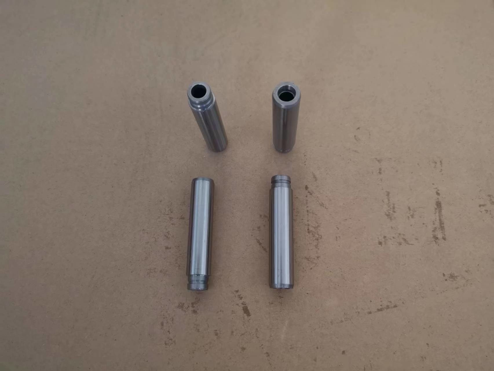 J08C J08E Engine Valve Guide 11122-1220 Hino500 Engine Parts 60mm Long 13mm Outerdiameter