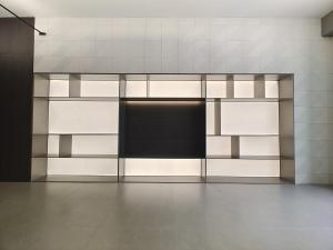 China European Wall Mounted TV Cabinet Design Storage Shelf For Living Room factory