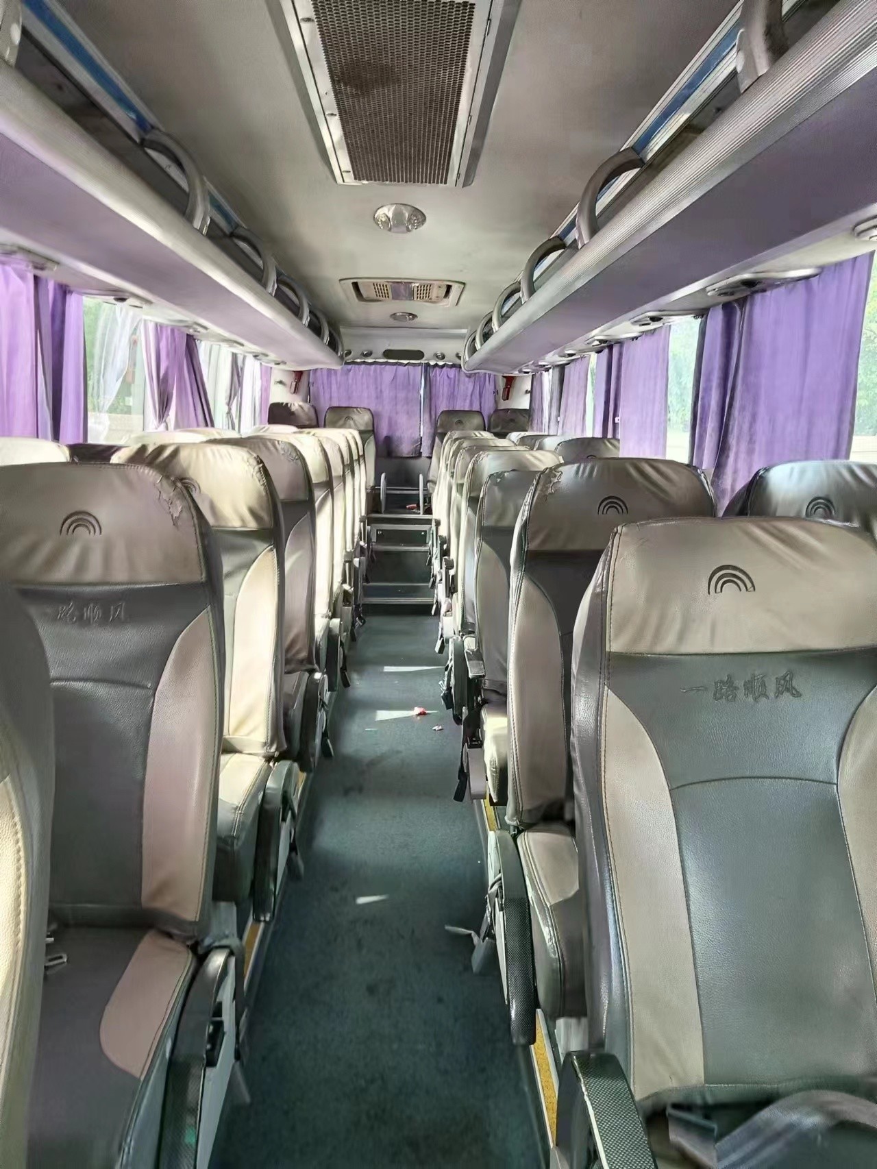 Used Short Bus 9 Meters Rare Engine 39 Seats Sealing Window LHD/RHD Luggage Rack Youngtong ZK6908