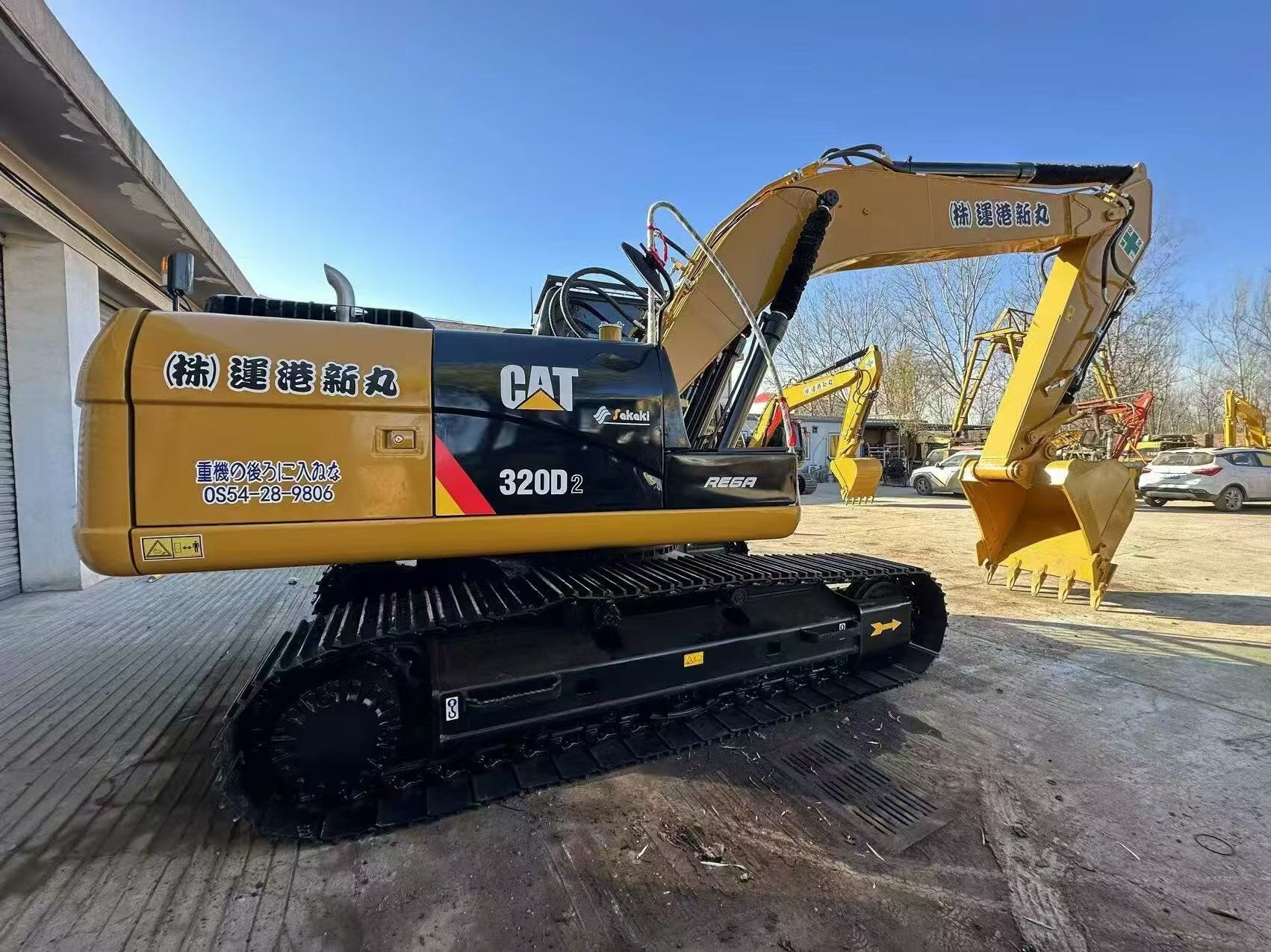Yellow Original Japan Used CAT Excavator 320D2 Caterpillar Crawler Excavator