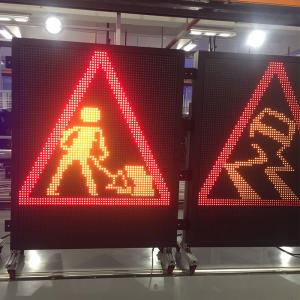 China Waterproof IP65 LED Traffic Display Road Variable Message Board factory