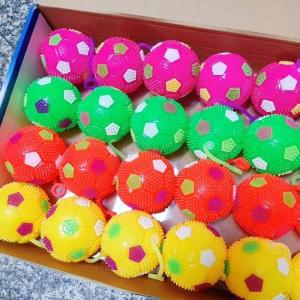 China Description Spiky Light Up LED Ball Multi-colors Flashing Squeaky Ball factory