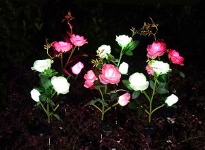 China Solar three heads rose lights Ground decoration lawn lamp factory