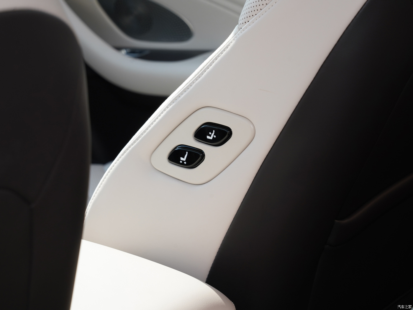 Body structure 4-door 5-seat SEDAN PLUG IN HYBRID Electric Car by ROEWE D7 DMH BIG Energy Vehicle