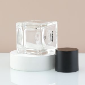 Matte Surface Handling Pump Cap Skincare Packaging for a Refreshing and