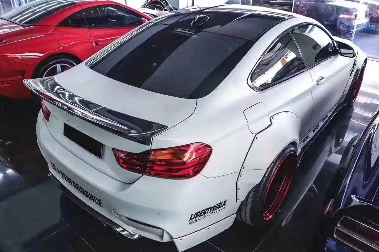 LB Wide-body Kit for BMW M4 F82 Wide-body Kit M4 F82 Upgraded LB Style Front Lip Diffuser Spoiler Carbon Fiber Body Kit