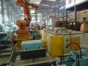 China Grey 2000KG Electric Furnace For Aluminium Melting Holding Complete Combustion factory