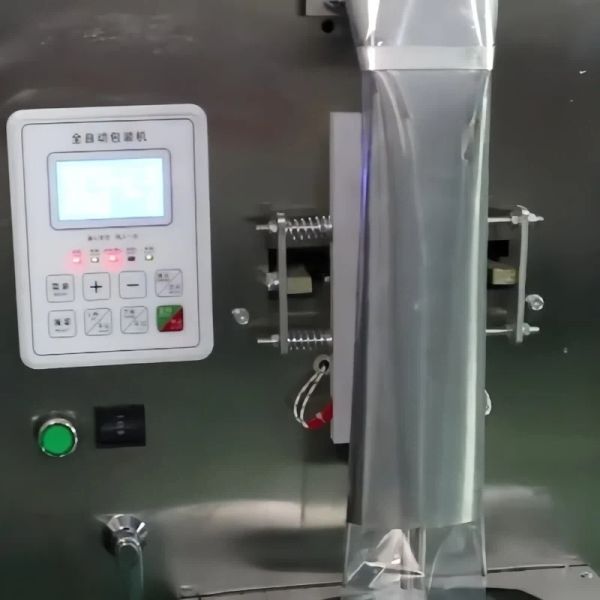 32cm Film Width Liquid Packing Machine Precise Back Sealing Machine Efficient