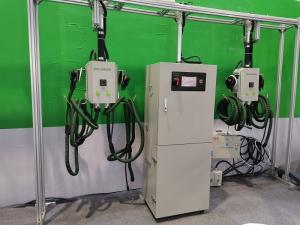 China Painting Workshop Manual Sanding Machine Strong Ventilation System factory