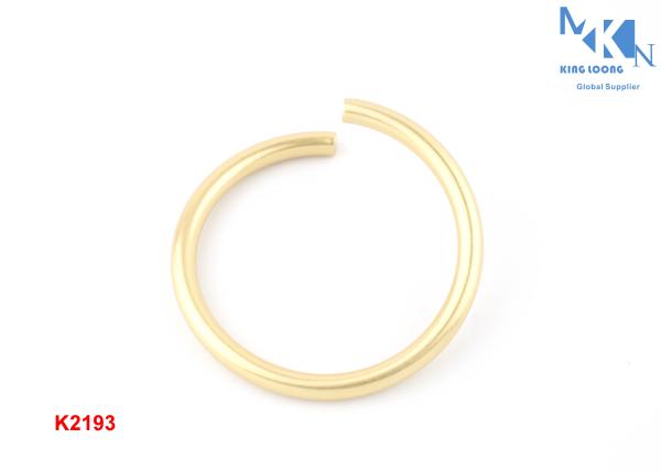 Bag Brass O Rings Hardware , Adjustable Large Metal Rings Hardware Light Gold