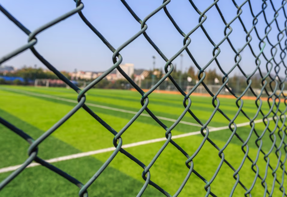 Direct Manufacturer Heavy Duty 1.5-4.5mm diameter Electro Galvanized Chain Link Fence Cyclone Wire Fence For Sale