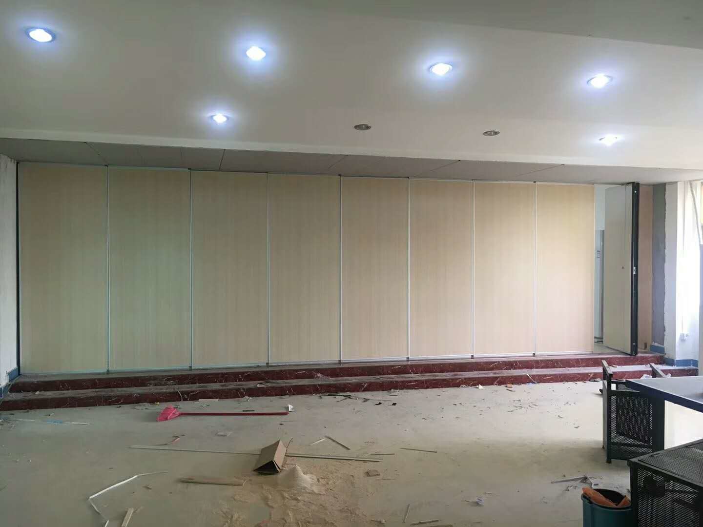 Wooden Sliding Folding Sound Proof Partition Wall For Hotel Banquet Hall Fire Resistant