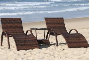 China CE BSCI S Shape Stylish Practical Outdoor Sun Lounger Villa Courtyard Pool Garden factory