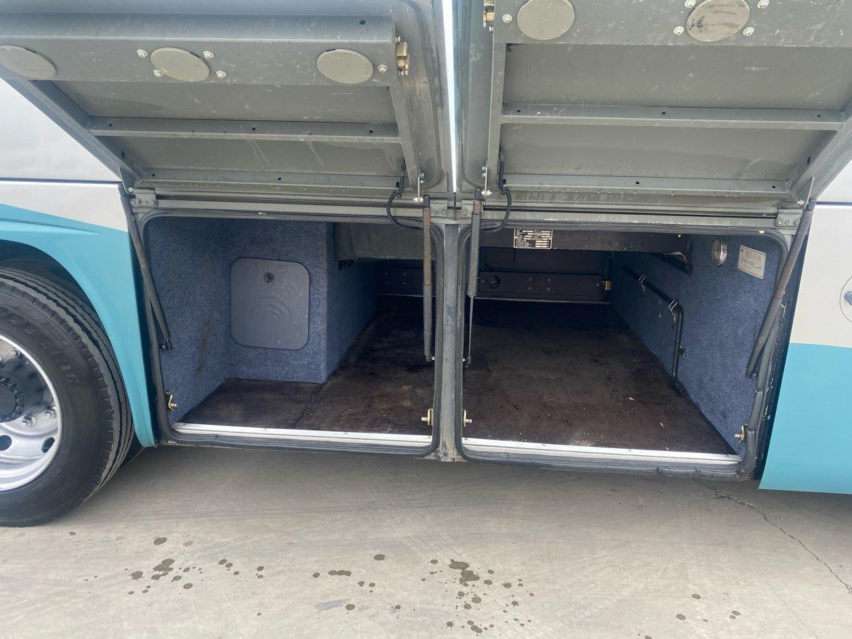 35 Seats 2015 Year Used Bus Zk6816 Yutong Used Coach Company Commuter Bus Rear Engine