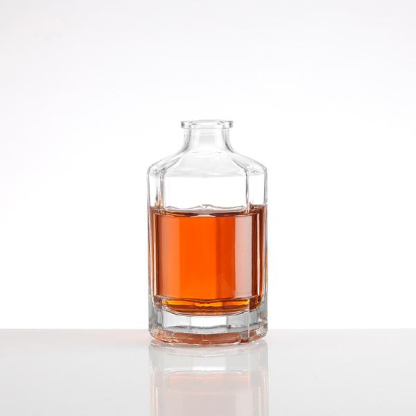 Customize Sealing Type 700ml 1000ml 1L Vodka Spirit Liquor Glass Bottle in Top