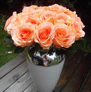 China UVG Artificial Velvet Rose Flower Beauty Table Centerpieces Wedding Accessory Indoor factory