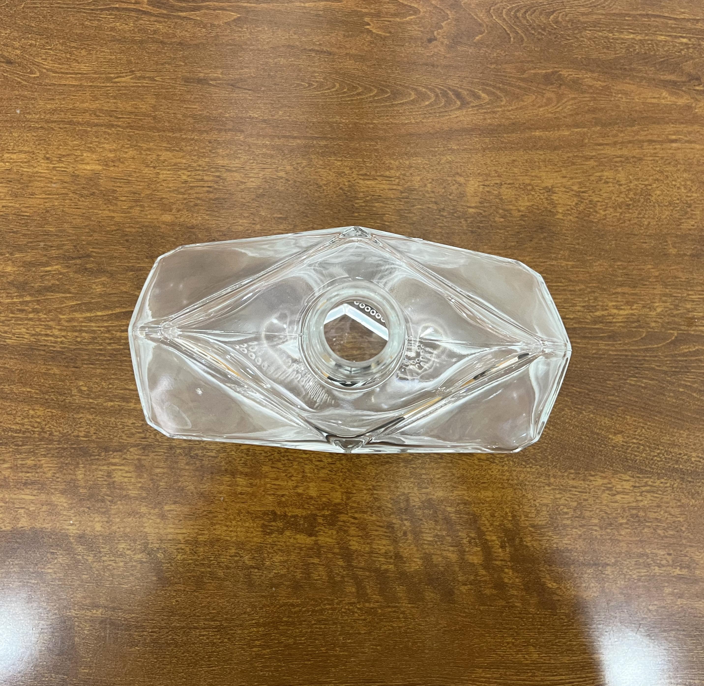 Luxury High End Custom Polygonal Glass Bottle for VODKA Clear and Distinctive