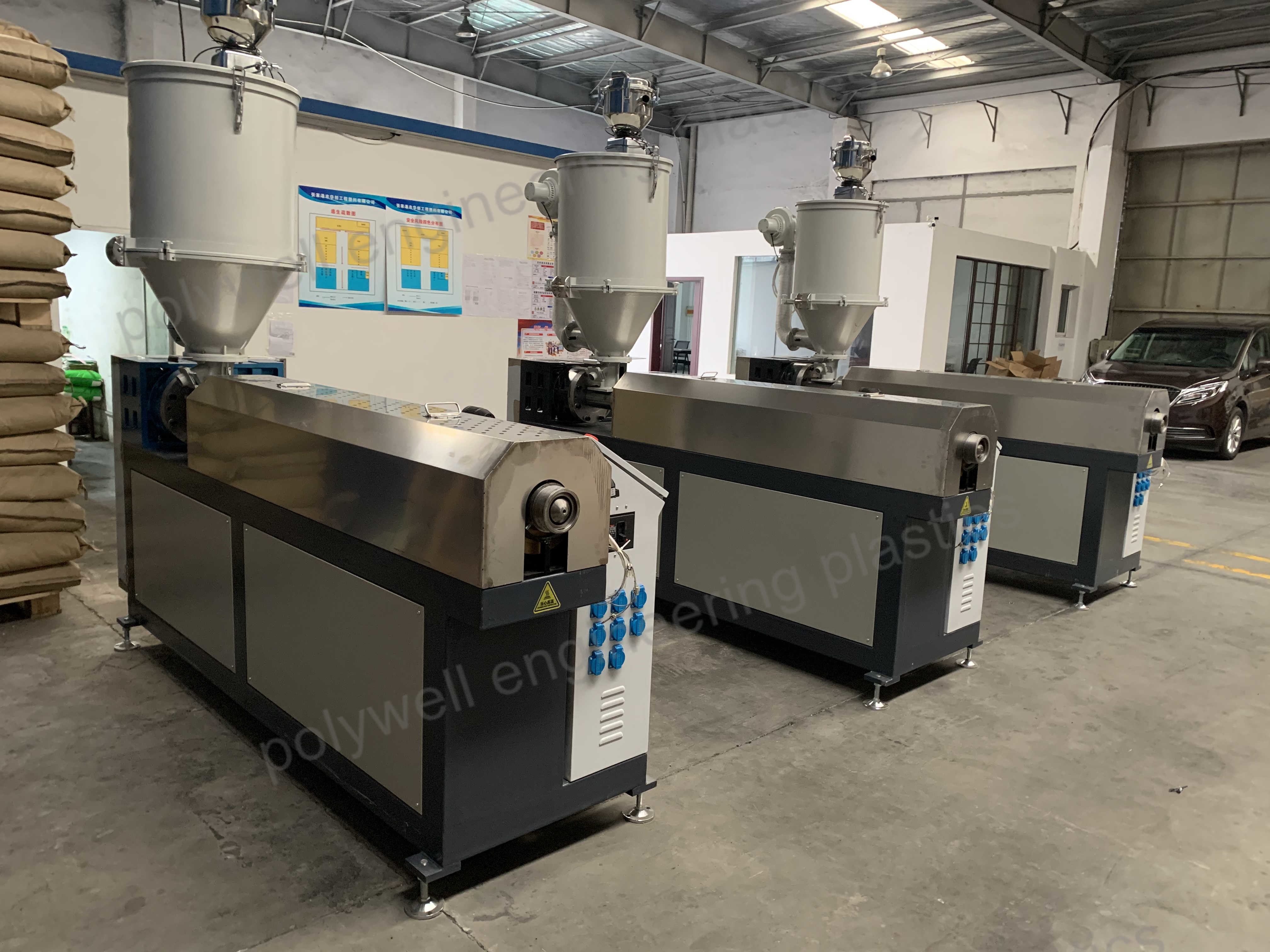 Customized PA66 Granules Insulated Strip Extruder Machine Cold Extrusion For Thermal Break