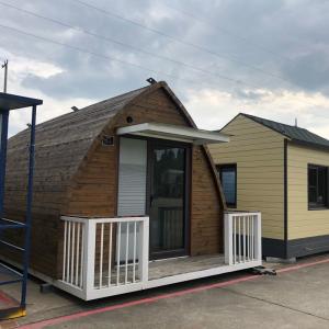 China Anticorrosive Wood Structure 2 Persons 27m2 Small Prefab Off Grid Cabin factory