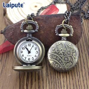 China Exquisite Embossed Vintage Pocket Watch Clock With 27mm Dial Coin Sized factory