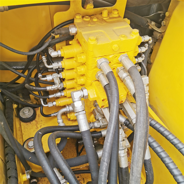 Japan Original Komatsu PC110 11 Ton Used Excavator with Original Hydraulic Cylinder