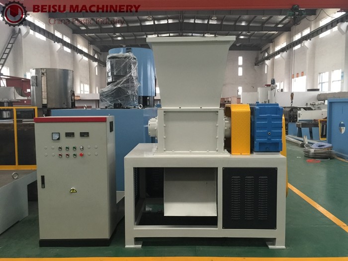 BS-600 Single Shaft Plastic Shredder Machine Strong Crushing Ability 45KW Motor Power