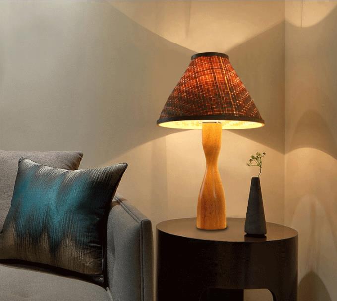 Natural Bamboo Rattan Table Lamp Rustic Style 2700K For Hotel