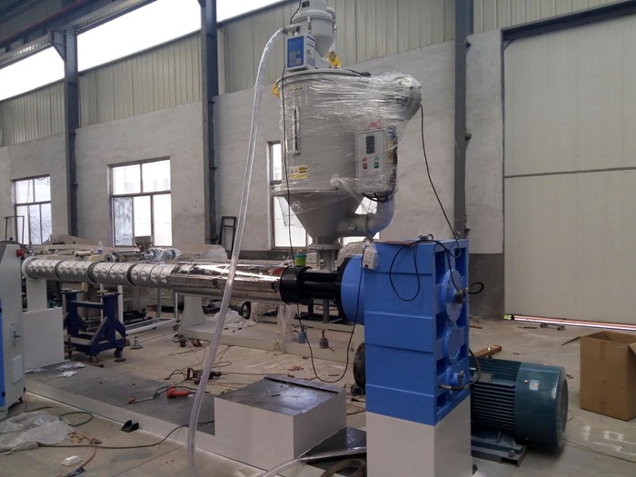 PE / PPR Plastic Pipe Extrusion Line Cool and Hot Water Pipe Single Screw Extruders