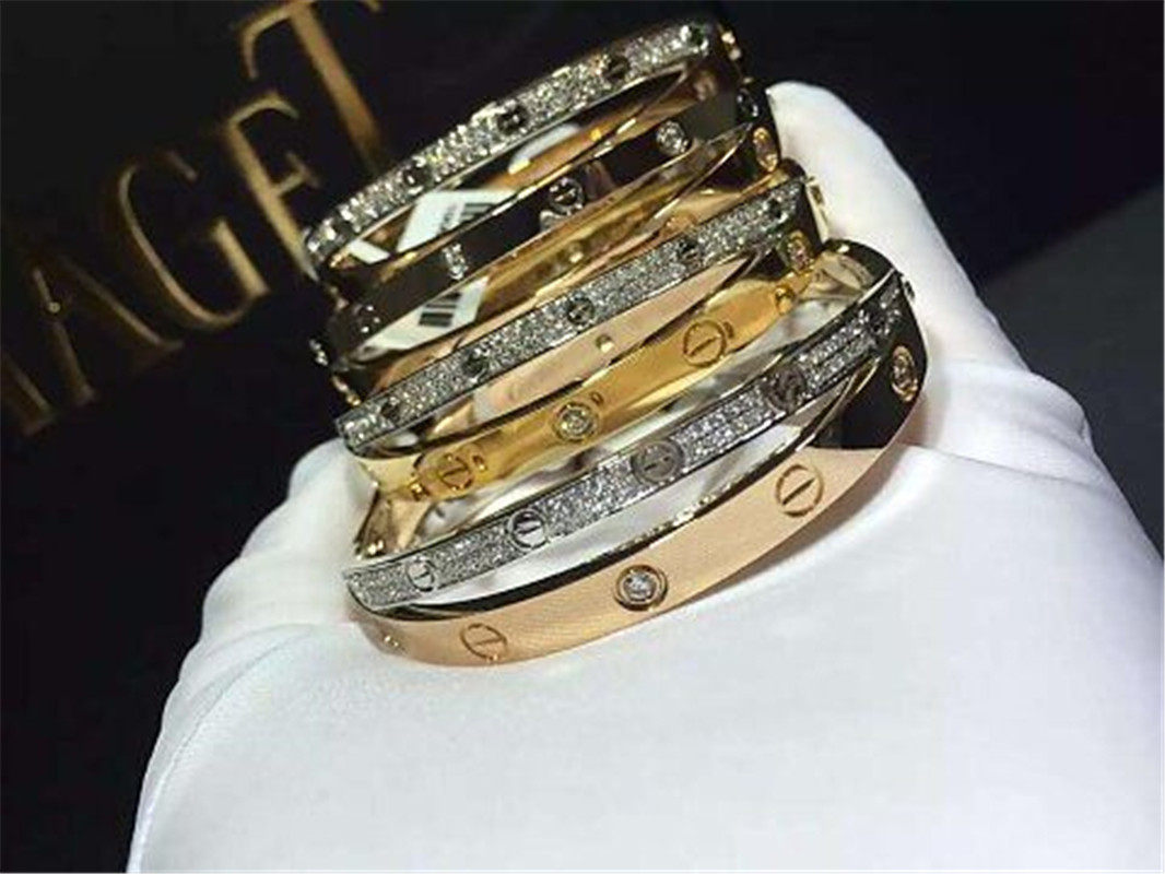 C love bracelet 18k gold white gold yellow gold rose gold diamond bracelet Jewelry factory in Shenzhen, China