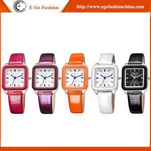 China KM25 Women Stunning Round Crystal Dial Quartz Analog Leather Unisex Leather Watch Woman factory