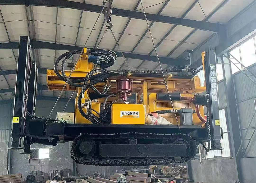 ST 450 Water Borehole Pneumatic Drilling Rig For Rocky Blasting