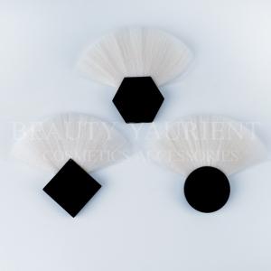 China Durable White PBT Hair Compact Blusher Brush Cheek Makeup Brush factory