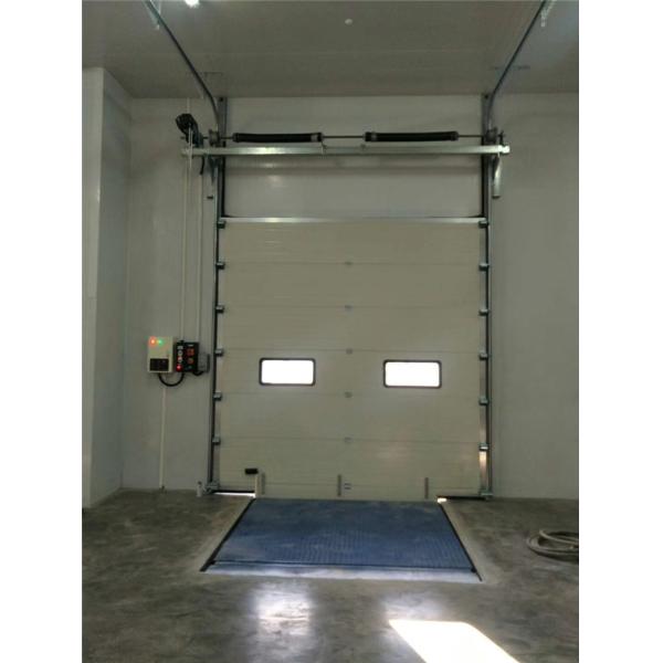 China Telescopic Dock Leveler With Retractable Lip Facilitate The Safe Loading And Unloading Of Fully Loaded Trucks factory