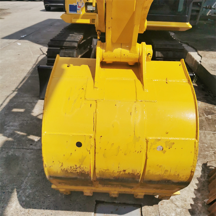 Japan Manufactured Komatsu PC70 Excavator with Good Health and 0.3 m3 Bucket Capacity