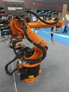 China Used 6 Axis Robot KR16L6 1911mm Working Range 240kg Body Weight Ground/Ceiling/Inclined Installation XP Control Welding factory