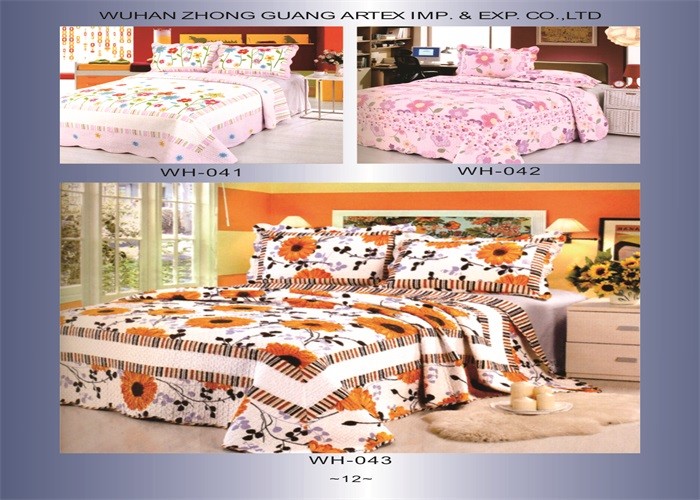 Floral Design Home Bed Quilts Soft Silky With 100 Percent Polyester Material
