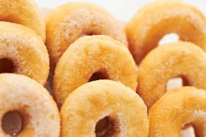 China Automatic Donut Maker Machine , Industrial Donut Machine For Bread / Yeast Donut factory
